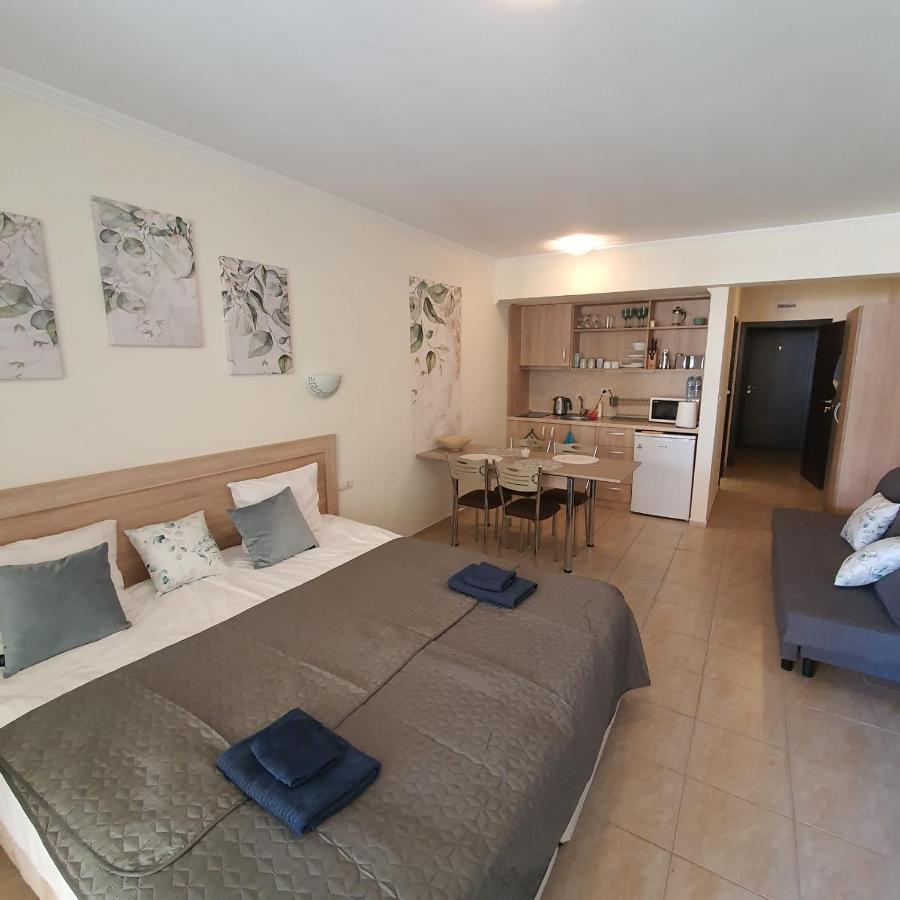 Andalucia Beach - Sea Viev Apartments Elenite Exterior foto